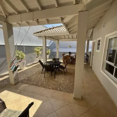 Casa � venda no condom�nio Terras do Oriente em Valinhos SP